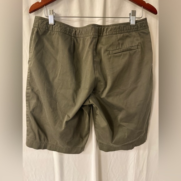 Tommy Bahama green Bermuda shorts size 8 - Picture 3 of 8